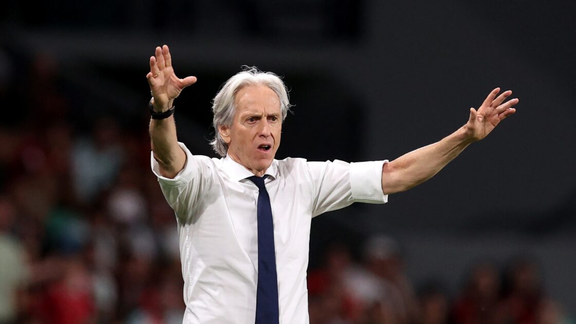 جيسوس يعلق على مغادرة رونالدو لمعسكر المنتخب: هو رمز البرتغال