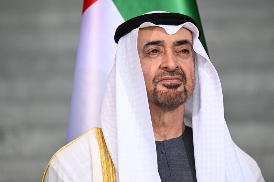 رئيس الإمارات يهنئ القيادة السعودية بالتتويج بلقب “خليجي 27”
