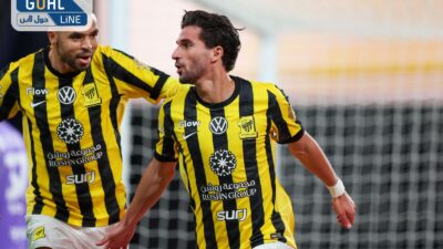 عوار يقود الاتحاد للفوز على نيفتشي وينفرد برقم قياسي آسيوي