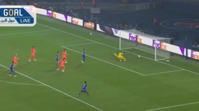 كفاراتسخيليا يقترب من تسجيل هدف رائع في شباك برشلونة