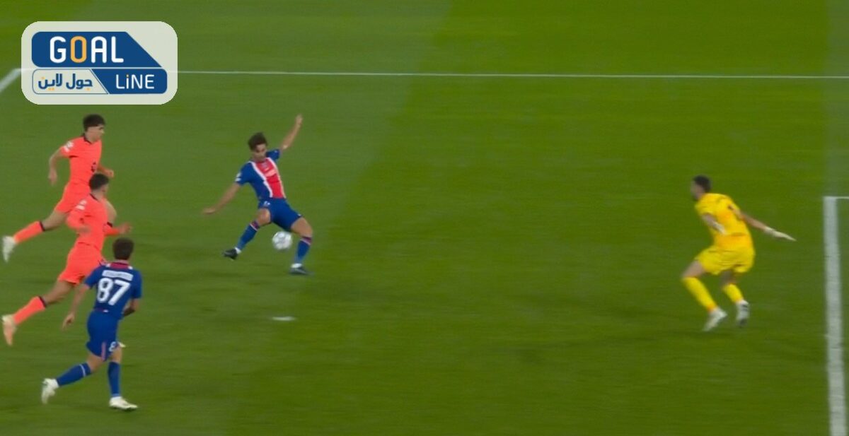 فيران توريس يهدر انفراد امام برشلونة بدوري ابطال اوروبا