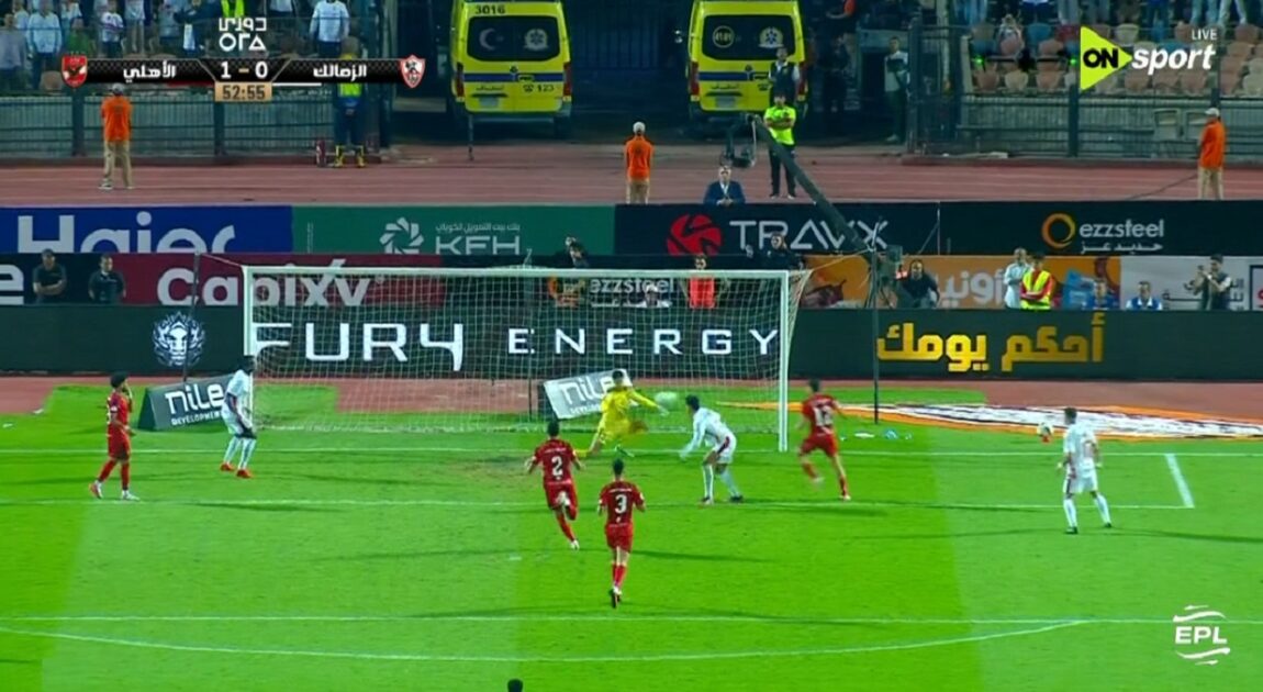 تصدي مصطفي شوبير الرائع يحرم الزمالك من هدف محقق